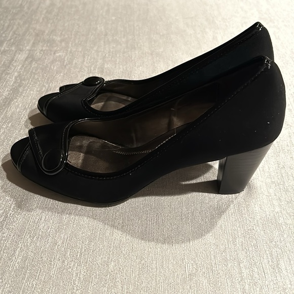 Naturalizer Peep Toe Faux Leather Pumps - Picture 2 of 6